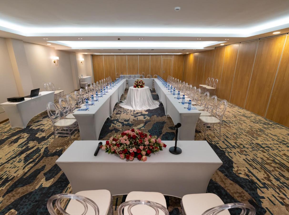 Stay Easy Plus Hotel Addis Abeba Buitenkant foto