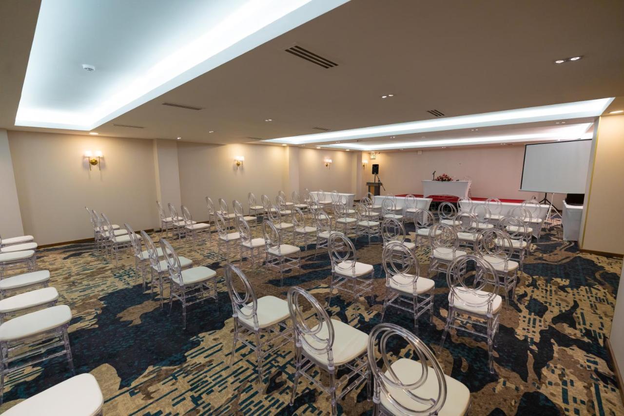 Stay Easy Plus Hotel Addis Abeba Buitenkant foto